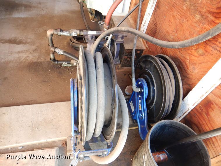 image for item DK5034 2002 United Express  enclosed cargo trailer with lube system