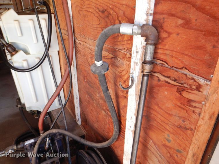 image for item DK5034 2002 United Express  enclosed cargo trailer with lube system