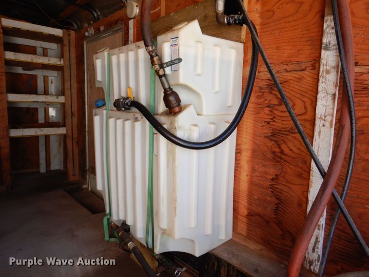 image for item DK5034 2002 United Express  enclosed cargo trailer with lube system