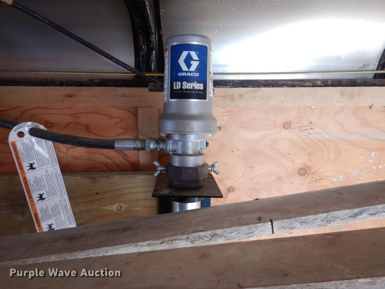 image for item DK5034 2002 United Express  enclosed cargo trailer with lube system