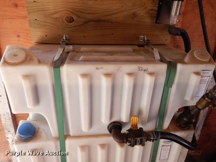 image for item DK5034 2002 United Express  enclosed cargo trailer with lube system