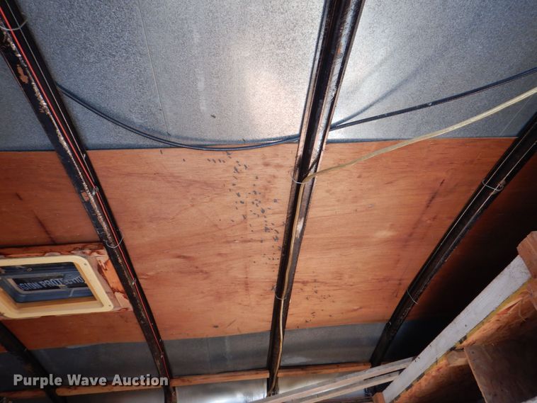 image for item DK5034 2002 United Express  enclosed cargo trailer with lube system