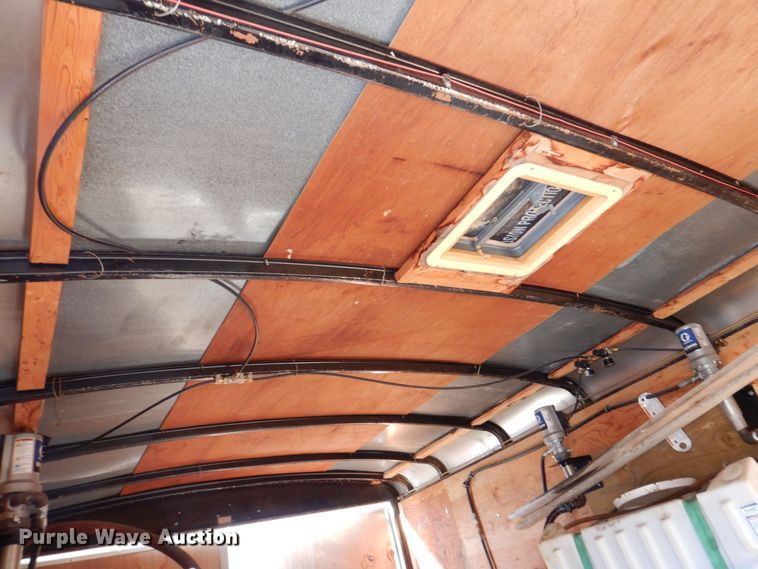 image for item DK5034 2002 United Express  enclosed cargo trailer with lube system