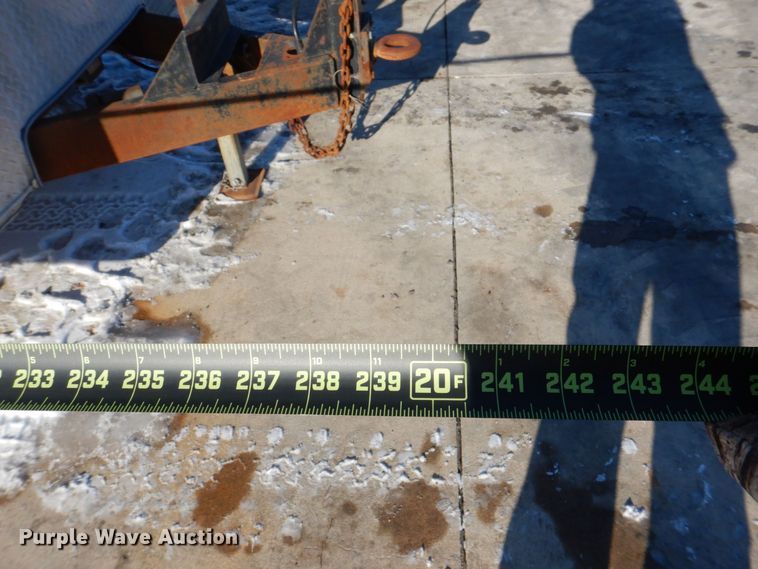 image for item DK5034 2002 United Express  enclosed cargo trailer with lube system