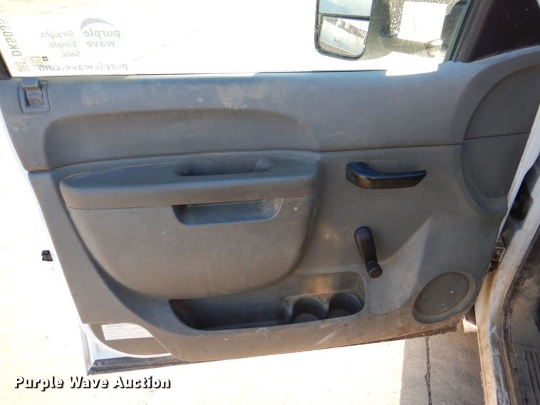 image for item DK5035 2013 Chevrolet Silverado 3500HD  pickup truck