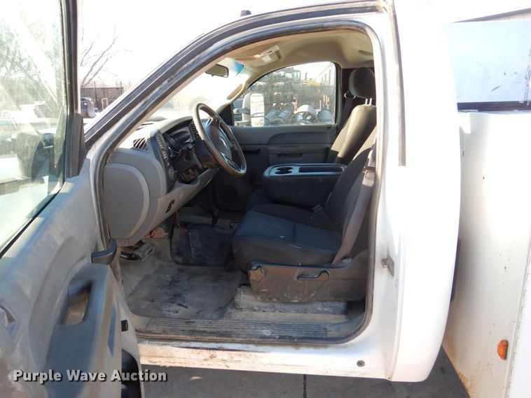 image for item DK5035 2013 Chevrolet Silverado 3500HD  pickup truck