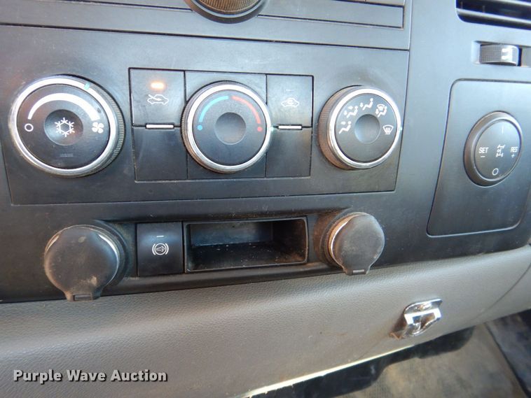 image for item DK5035 2013 Chevrolet Silverado 3500HD  pickup truck