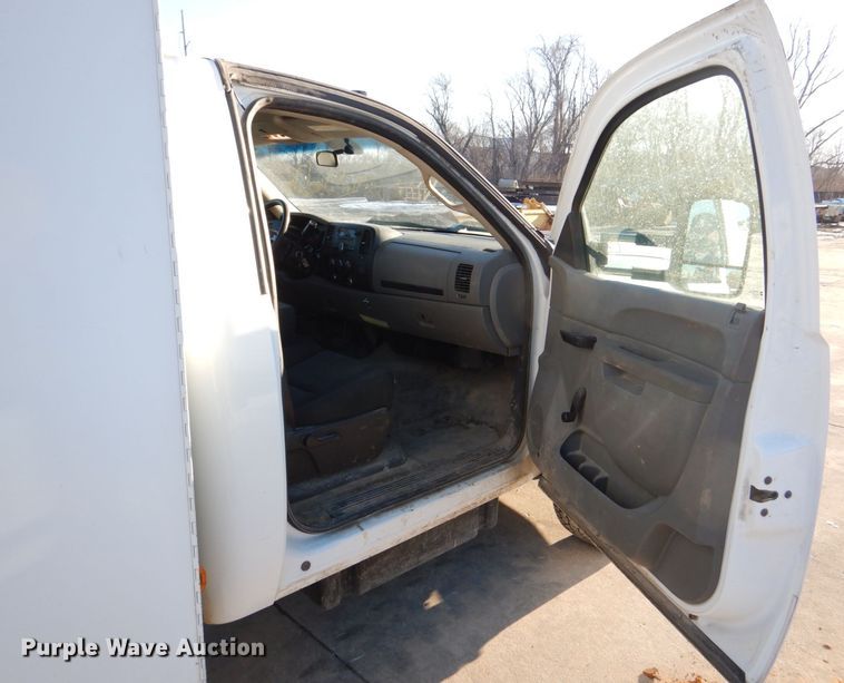 image for item DK5035 2013 Chevrolet Silverado 3500HD  pickup truck