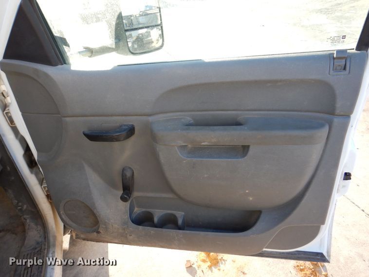 image for item DK5035 2013 Chevrolet Silverado 3500HD  pickup truck