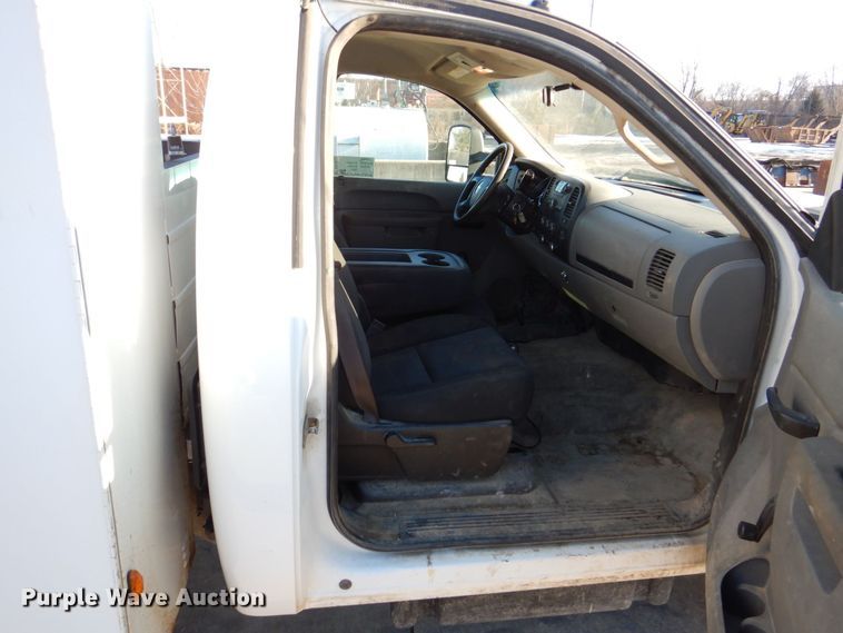 image for item DK5035 2013 Chevrolet Silverado 3500HD  pickup truck