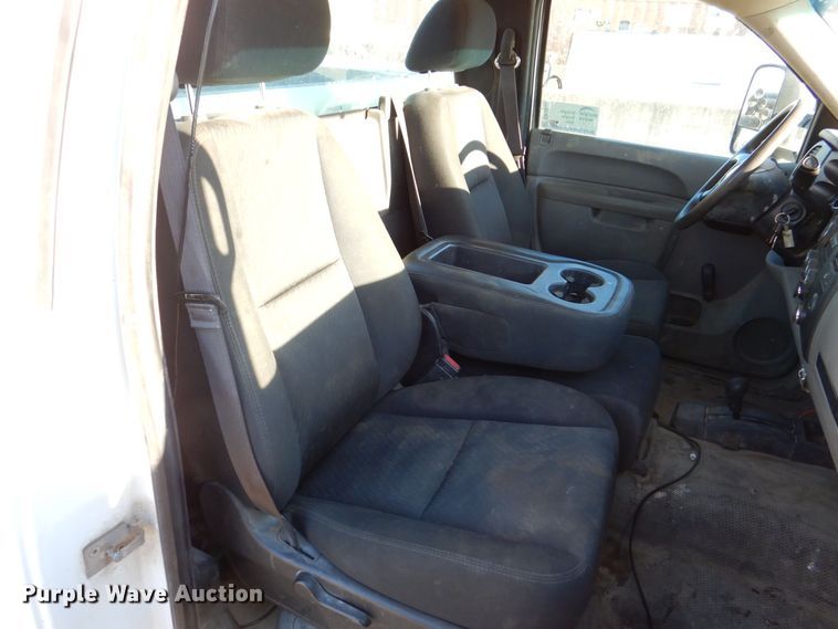 image for item DK5035 2013 Chevrolet Silverado 3500HD  pickup truck