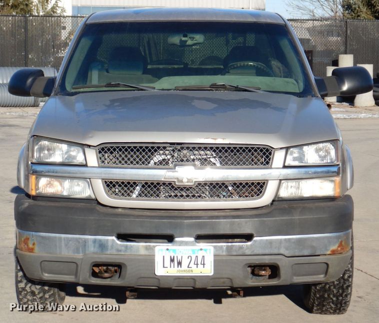 image for item DK5036 2004 Chevrolet Silverado 2500HD  pickup truck