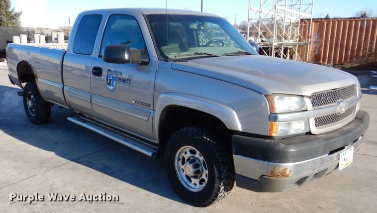 image for item DK5036 2004 Chevrolet Silverado 2500HD  pickup truck