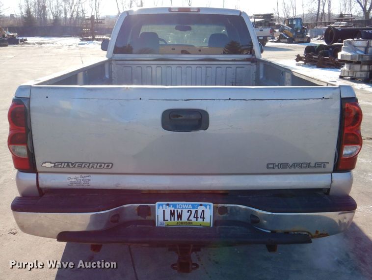 image for item DK5036 2004 Chevrolet Silverado 2500HD  pickup truck