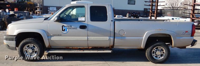 image for item DK5036 2004 Chevrolet Silverado 2500HD  pickup truck
