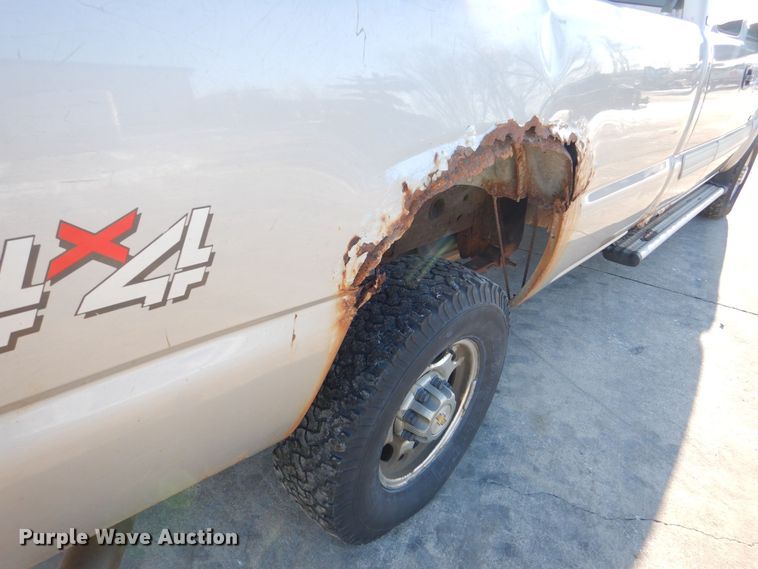 image for item DK5036 2004 Chevrolet Silverado 2500HD  pickup truck