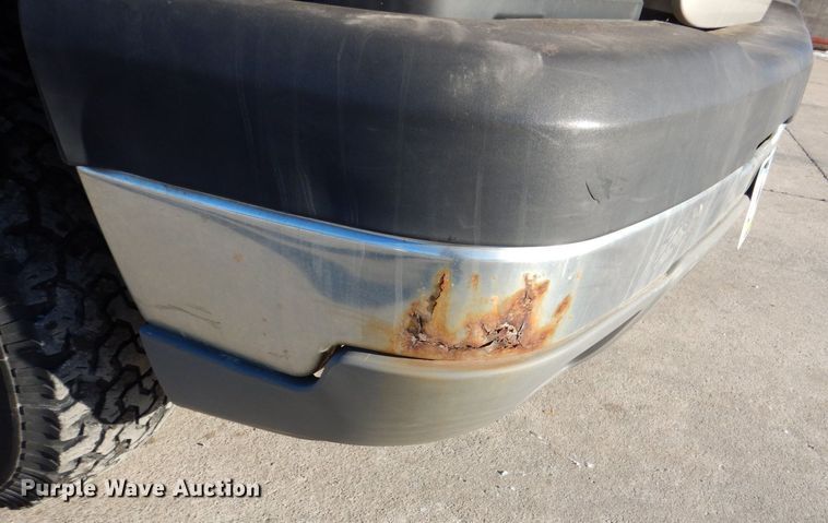 image for item DK5036 2004 Chevrolet Silverado 2500HD  pickup truck