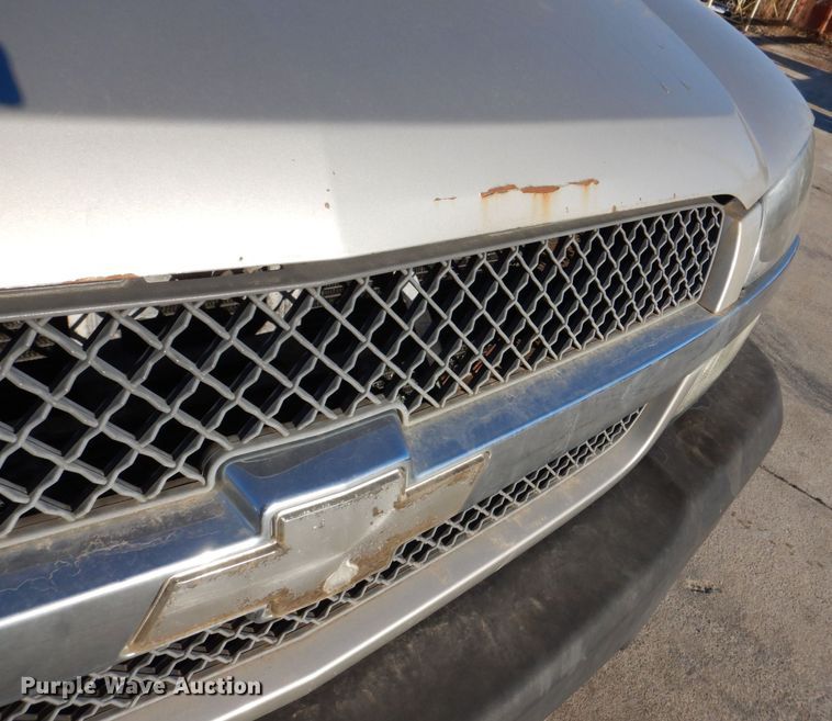 image for item DK5036 2004 Chevrolet Silverado 2500HD  pickup truck