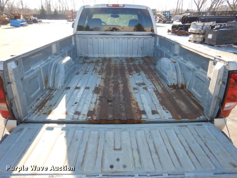 image for item DK5036 2004 Chevrolet Silverado 2500HD  pickup truck