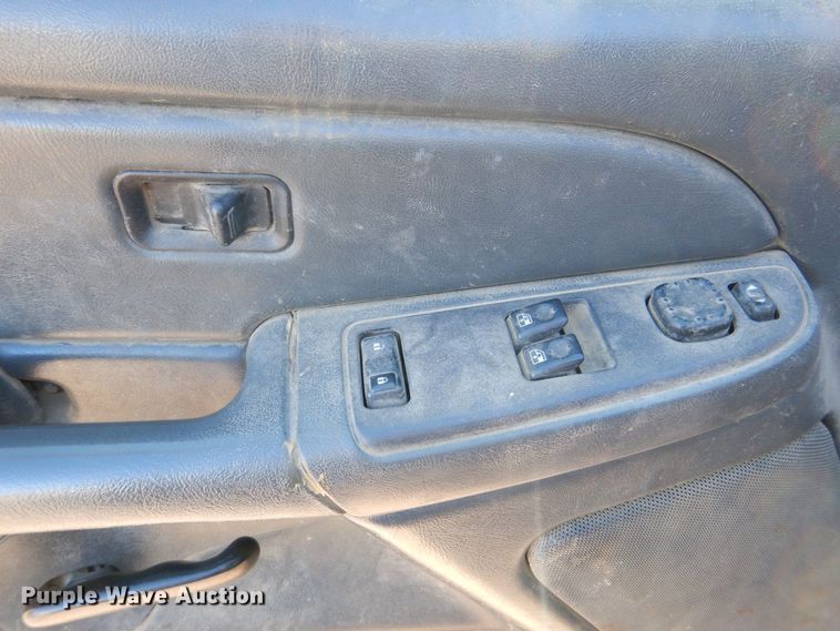 image for item DK5036 2004 Chevrolet Silverado 2500HD  pickup truck