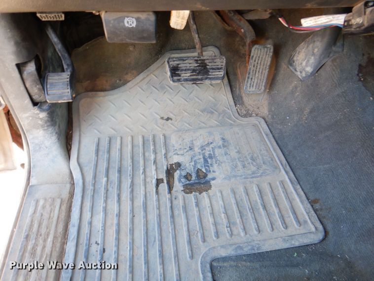 image for item DK5036 2004 Chevrolet Silverado 2500HD  pickup truck