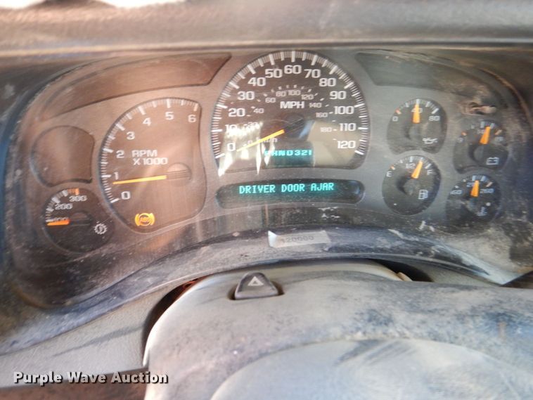 image for item DK5036 2004 Chevrolet Silverado 2500HD  pickup truck