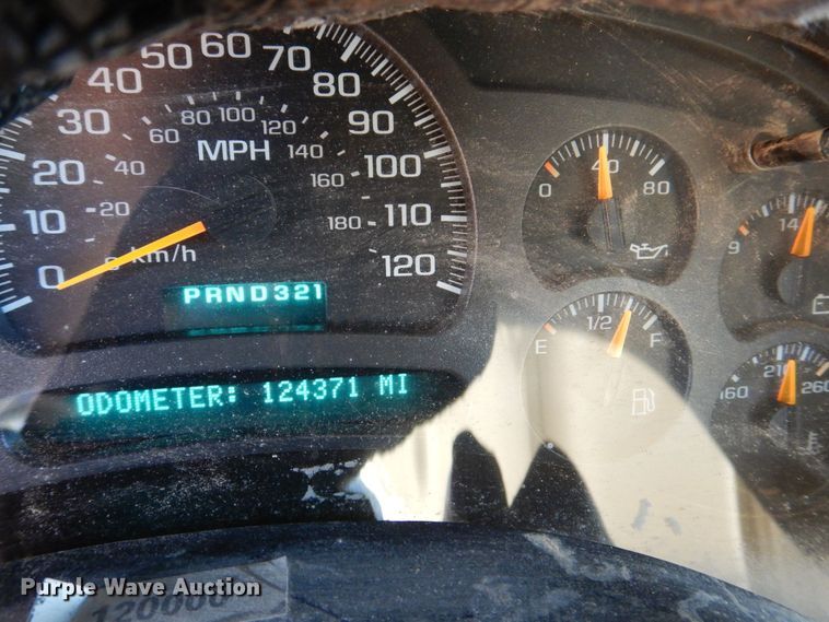 image for item DK5036 2004 Chevrolet Silverado 2500HD  pickup truck