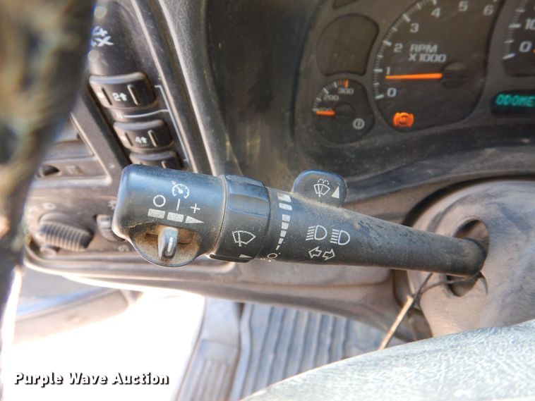 image for item DK5036 2004 Chevrolet Silverado 2500HD  pickup truck