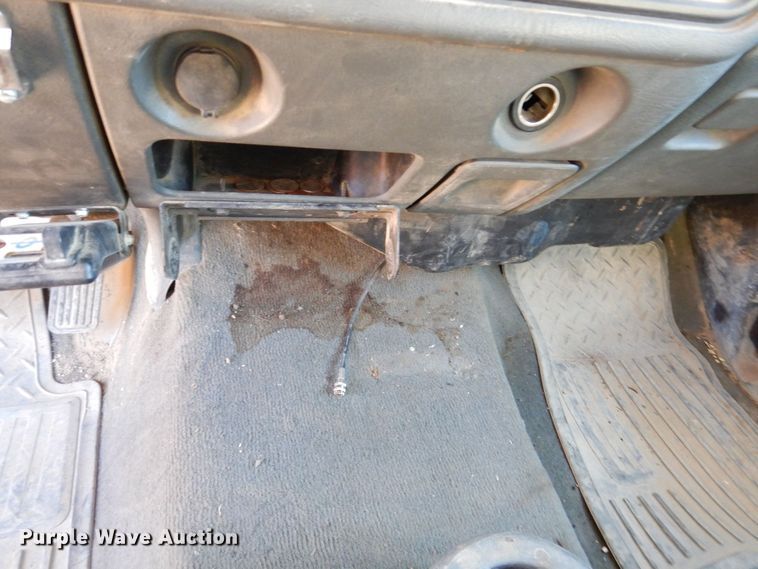 image for item DK5036 2004 Chevrolet Silverado 2500HD  pickup truck