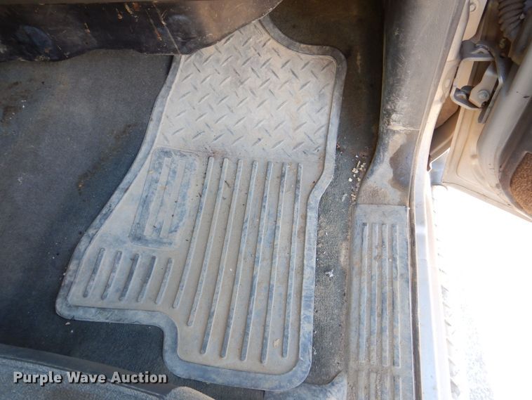 image for item DK5036 2004 Chevrolet Silverado 2500HD  pickup truck