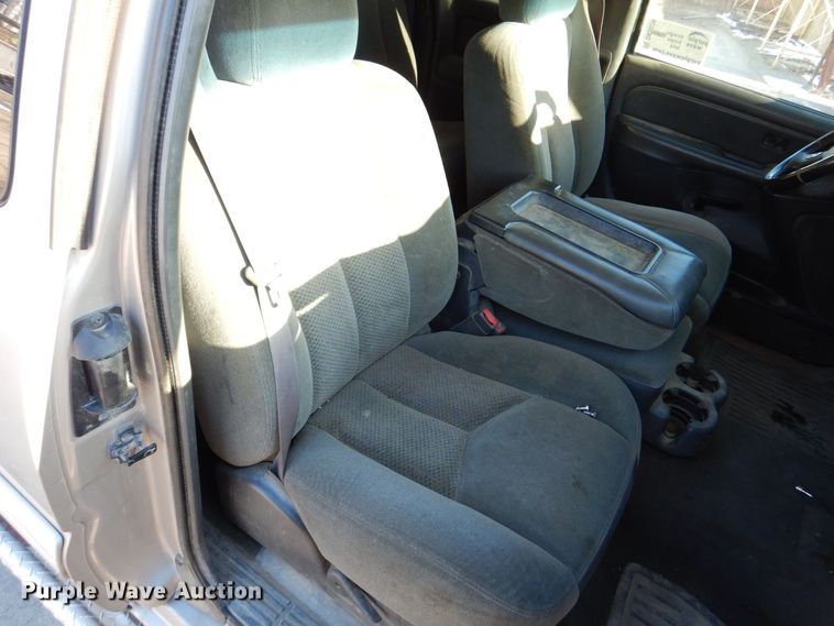 image for item DK5036 2004 Chevrolet Silverado 2500HD  pickup truck