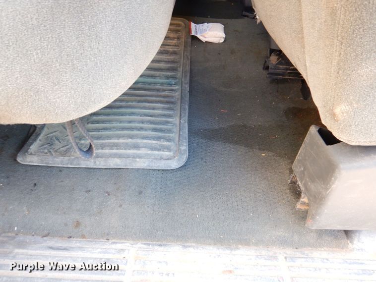 image for item DK5036 2004 Chevrolet Silverado 2500HD  pickup truck