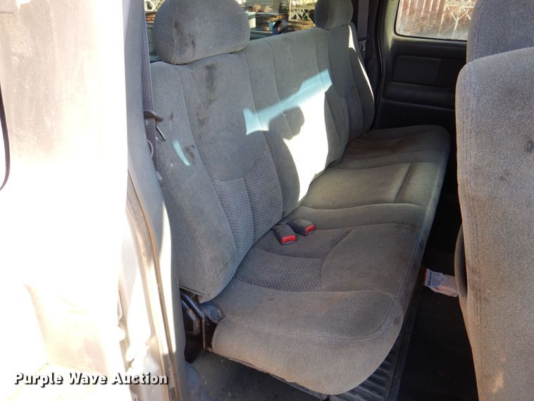 image for item DK5036 2004 Chevrolet Silverado 2500HD  pickup truck