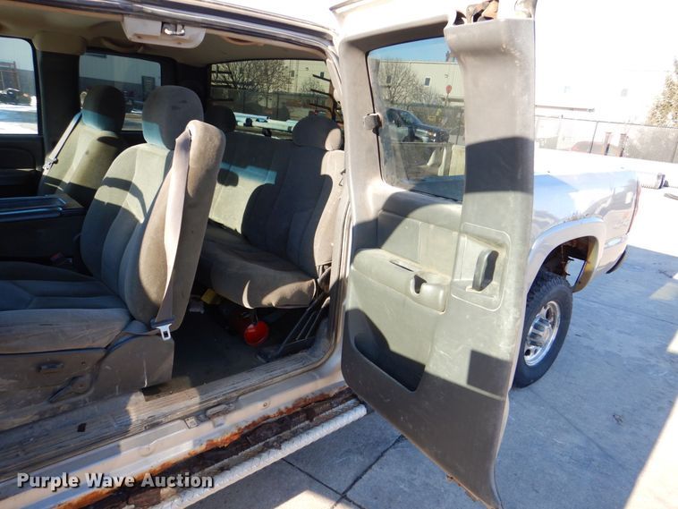 image for item DK5036 2004 Chevrolet Silverado 2500HD  pickup truck