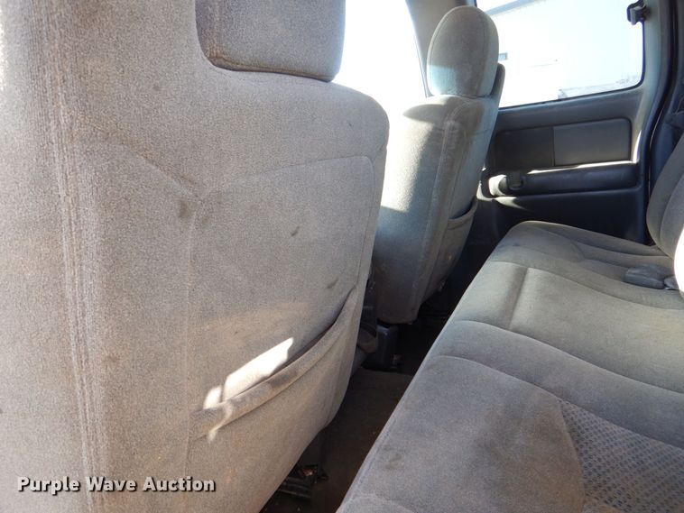 image for item DK5036 2004 Chevrolet Silverado 2500HD  pickup truck