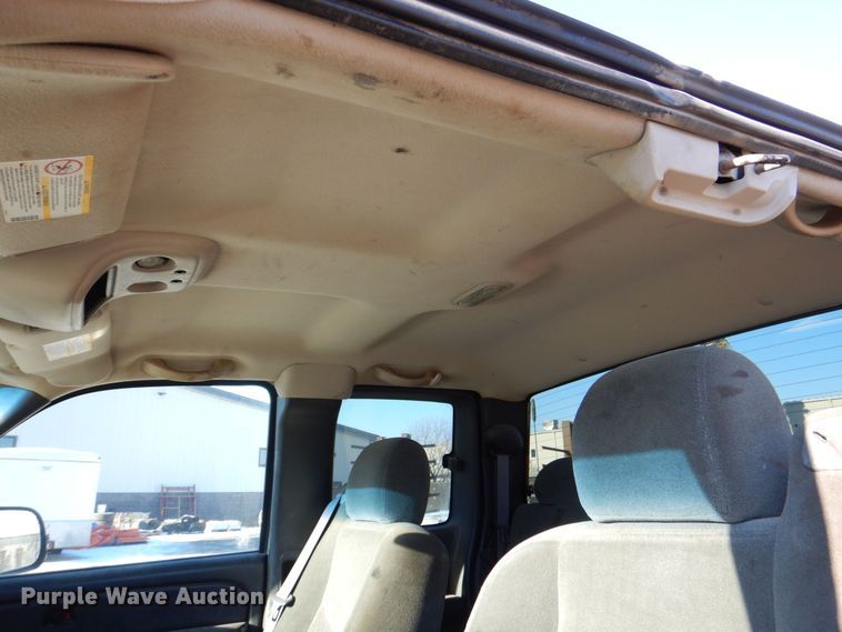 image for item DK5036 2004 Chevrolet Silverado 2500HD  pickup truck