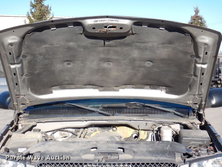 image for item DK5036 2004 Chevrolet Silverado 2500HD  pickup truck