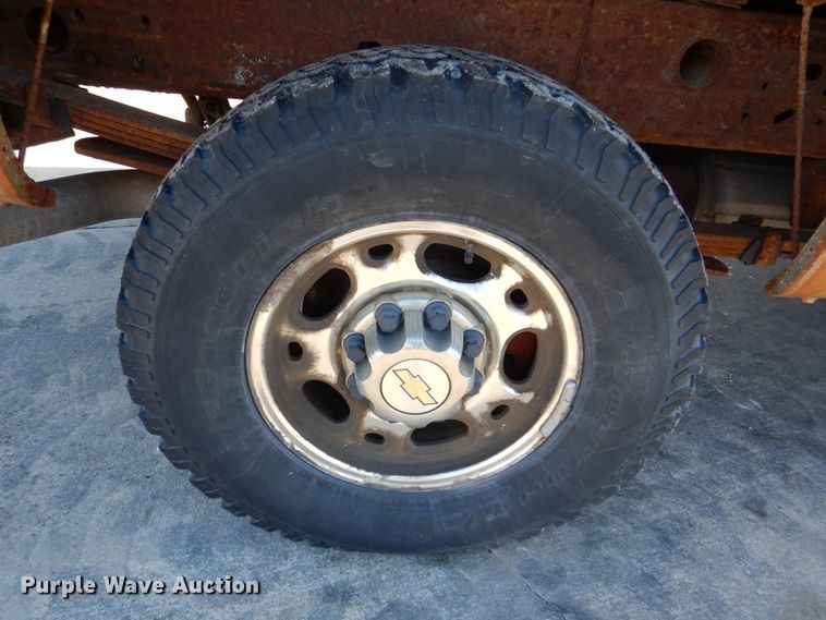 image for item DK5036 2004 Chevrolet Silverado 2500HD  pickup truck