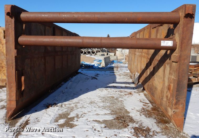 image for item DK5049 Trench box