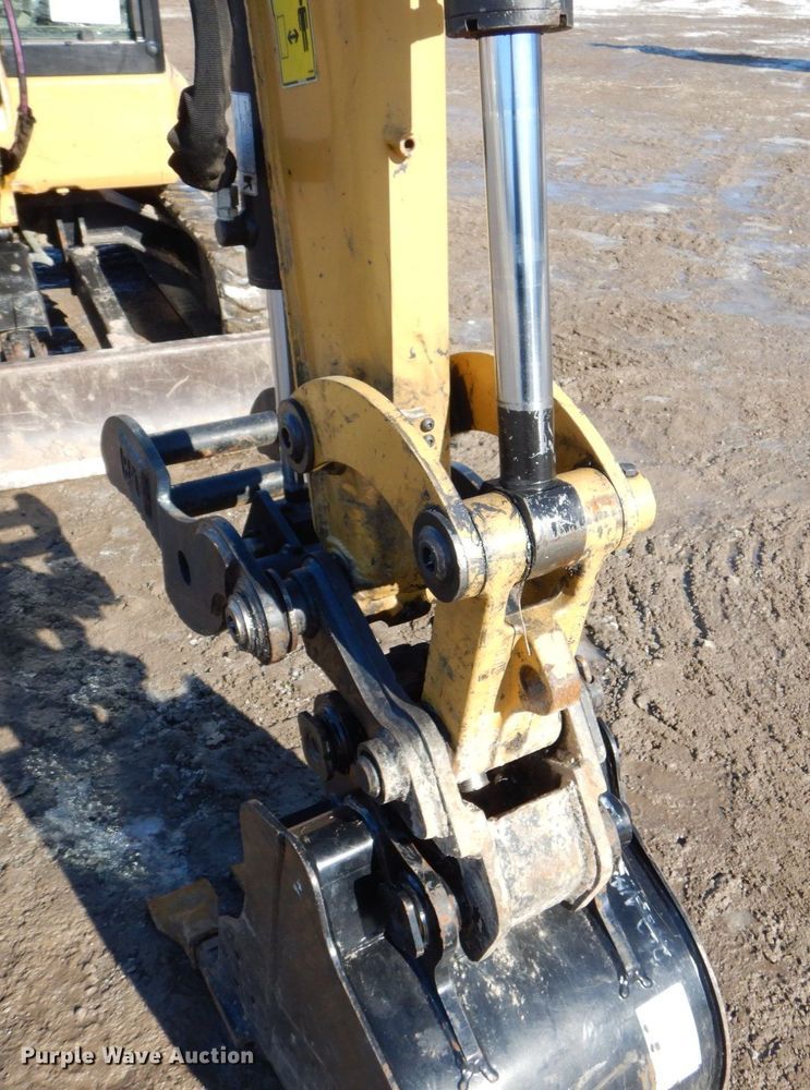 image for item DK5057 2016 Caterpillar 304E2 CR  mini excavator