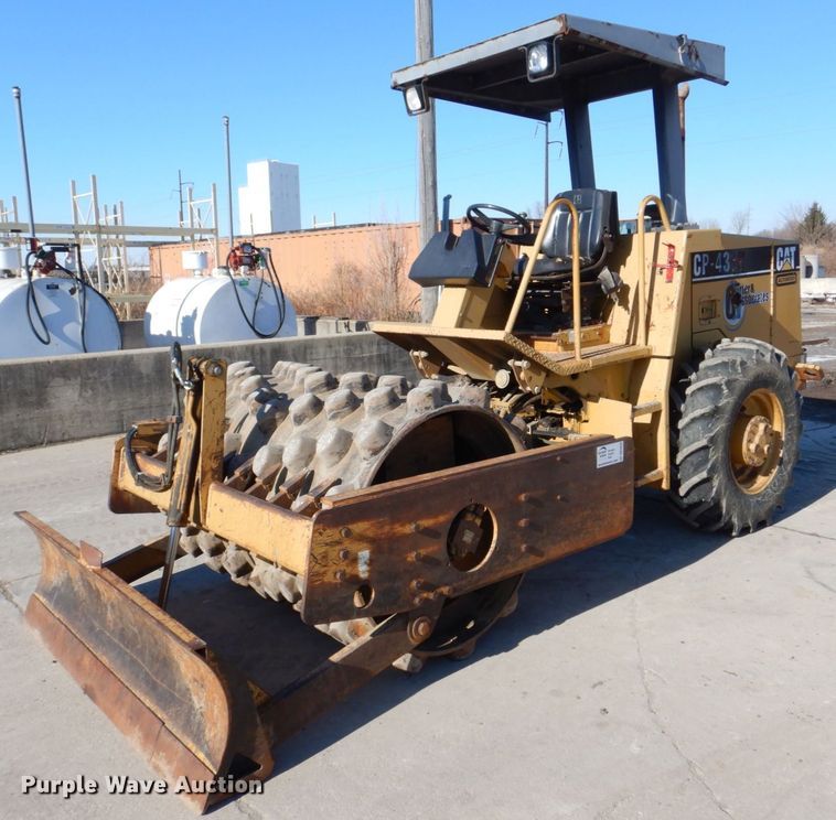 image for item DK5058 1999 Caterpillar CP433C  single drum vibratory roller