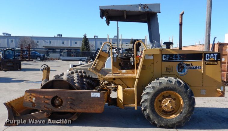 image for item DK5058 1999 Caterpillar CP433C  single drum vibratory roller