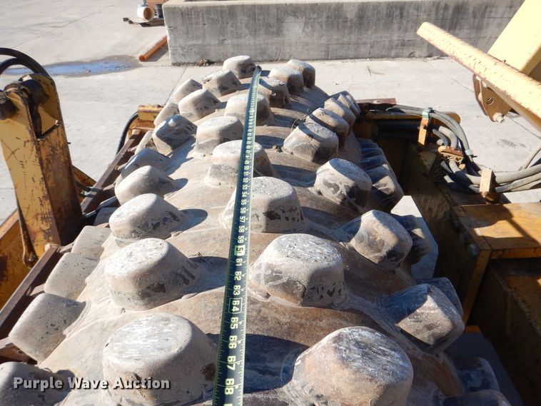 image for item DK5058 1999 Caterpillar CP433C  single drum vibratory roller