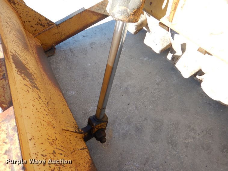 image for item DK5058 1999 Caterpillar CP433C  single drum vibratory roller