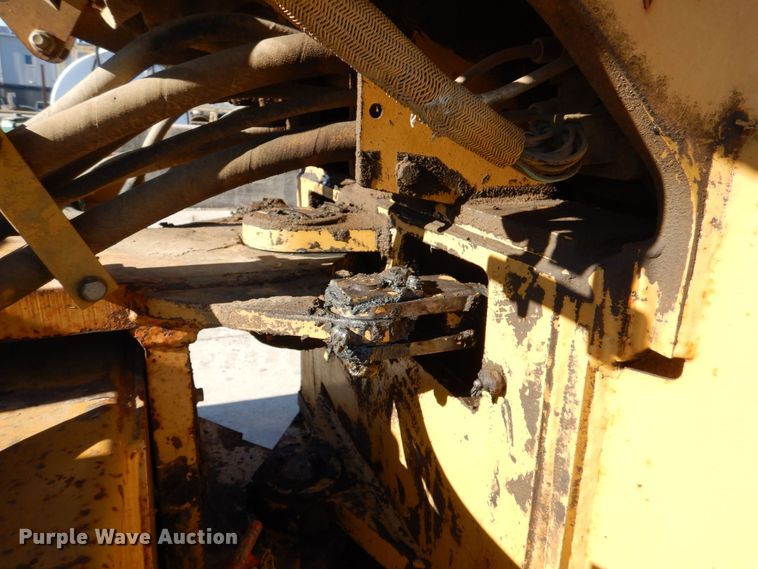 image for item DK5058 1999 Caterpillar CP433C  single drum vibratory roller