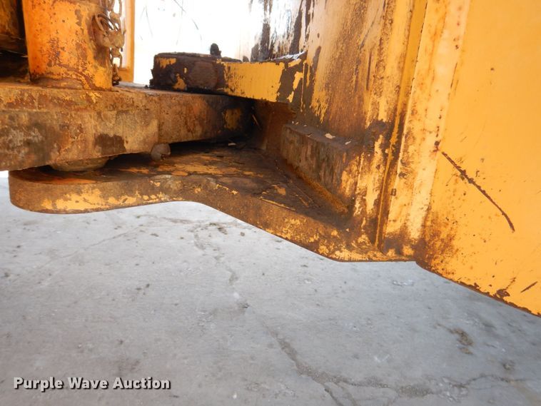 image for item DK5058 1999 Caterpillar CP433C  single drum vibratory roller