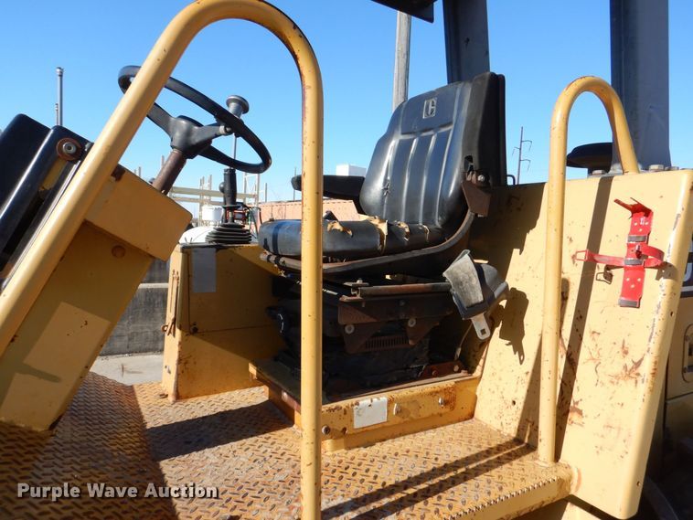 image for item DK5058 1999 Caterpillar CP433C  single drum vibratory roller