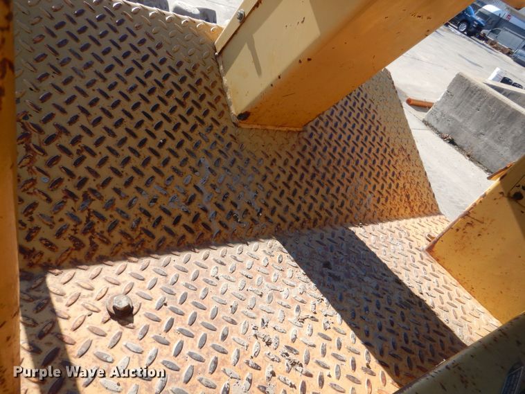 image for item DK5058 1999 Caterpillar CP433C  single drum vibratory roller