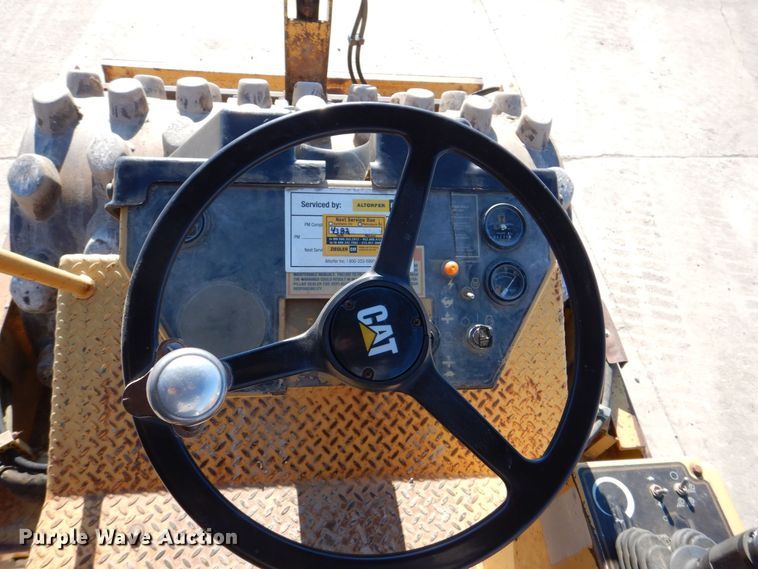 image for item DK5058 1999 Caterpillar CP433C  single drum vibratory roller