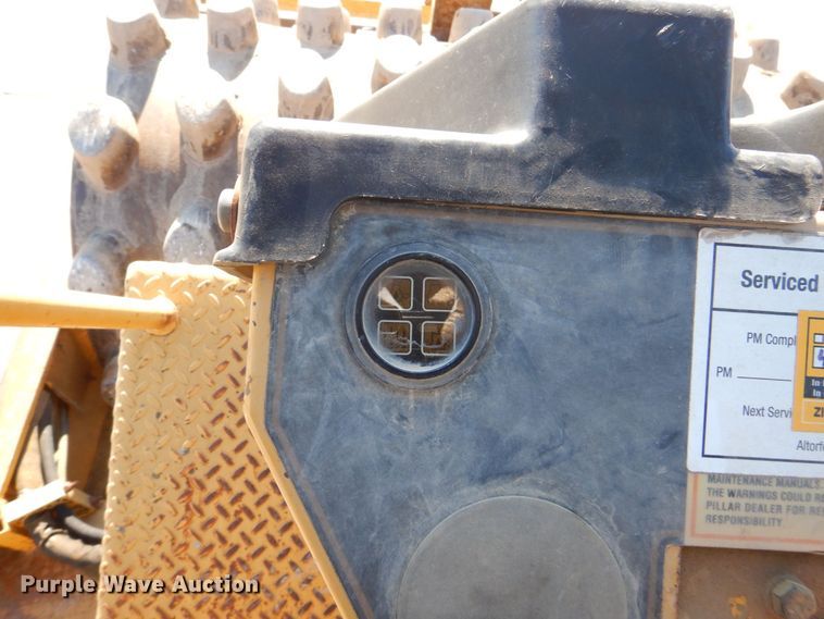 image for item DK5058 1999 Caterpillar CP433C  single drum vibratory roller